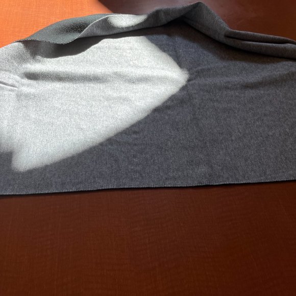 WOMEN'S PONCHO BATWING SLEEVE PONCHO SHAWL FRINGED CAPE BLACK AND GRAY - MINT!!! - Picture 6 of 14